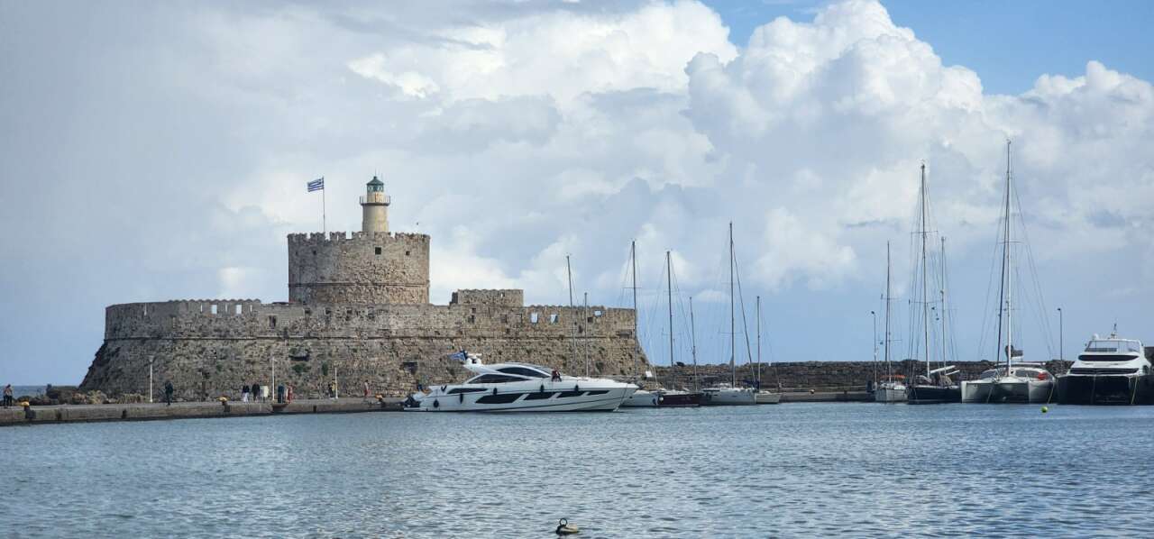 12 Ada İçin Kapıda Vize 1 Yıl Daha Uzatıldı: Yat ve Tekne ile Geçiş Ücreti 80-100 Euro, Ziyaretçi Sayısı Artıyor 4